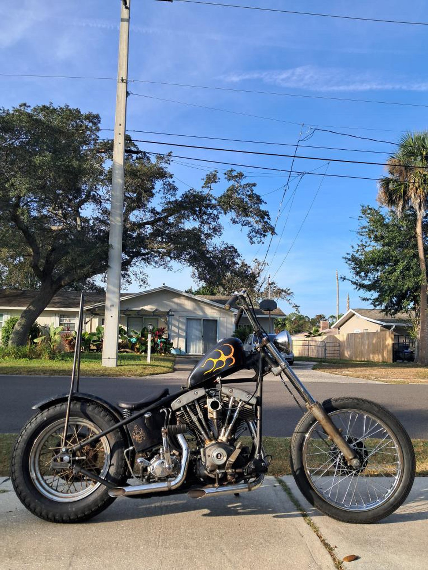GOTHAM MOTOR CLUB - Vintage Harley Chopper